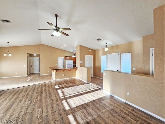 Photo - 3680 Ravine Ave