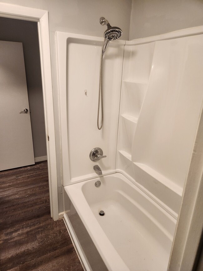 baño principal - 717 Gordon Smith Blvd