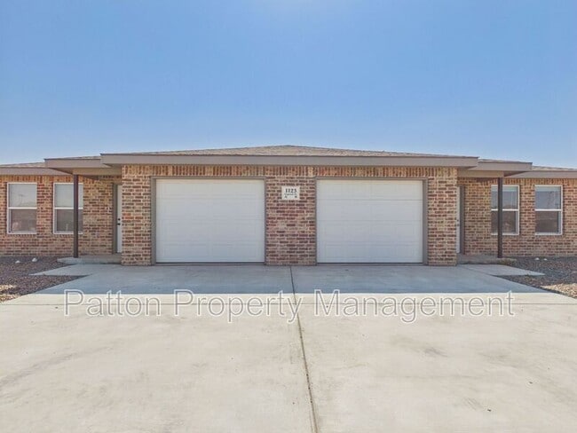 Building Photo - 1123 Caprock St