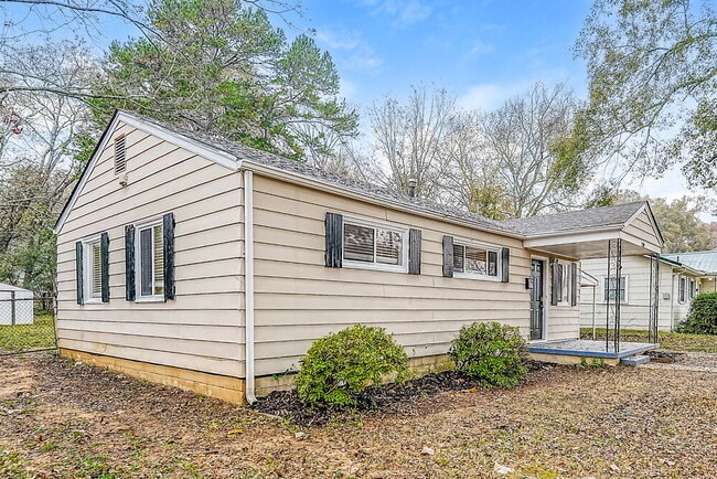 Photo - 209 Woodward Dr