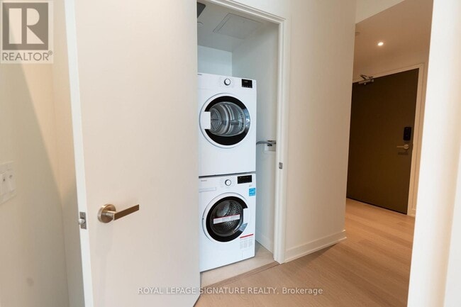 Photo - 448 Burnhamthorpe Rd W Unit 4312
