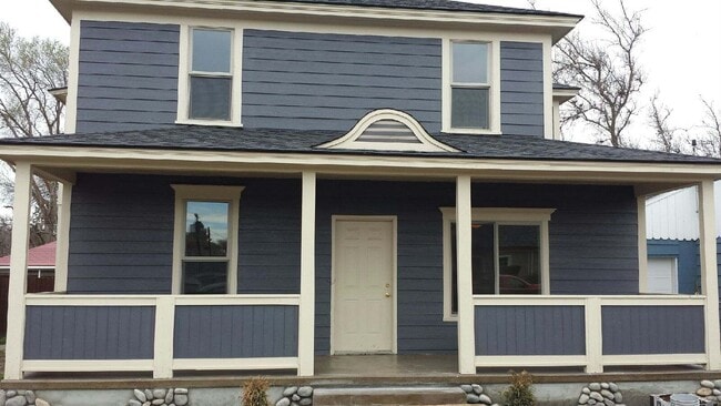 Building Photo - 305 S Sprague St Unit 1