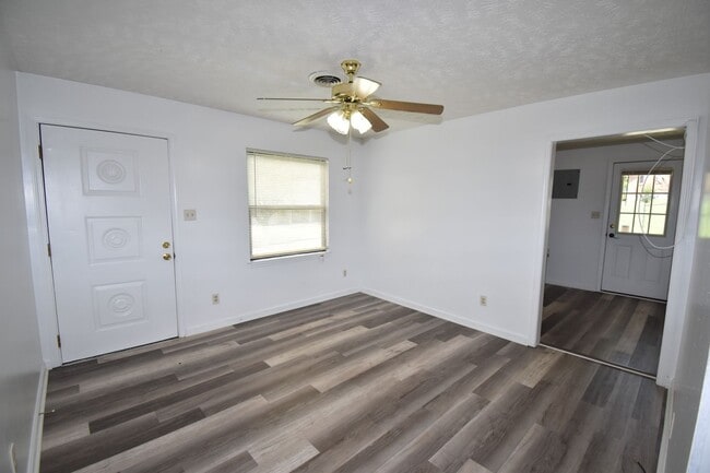 Photo - Charlotte Street-947 Unit 1