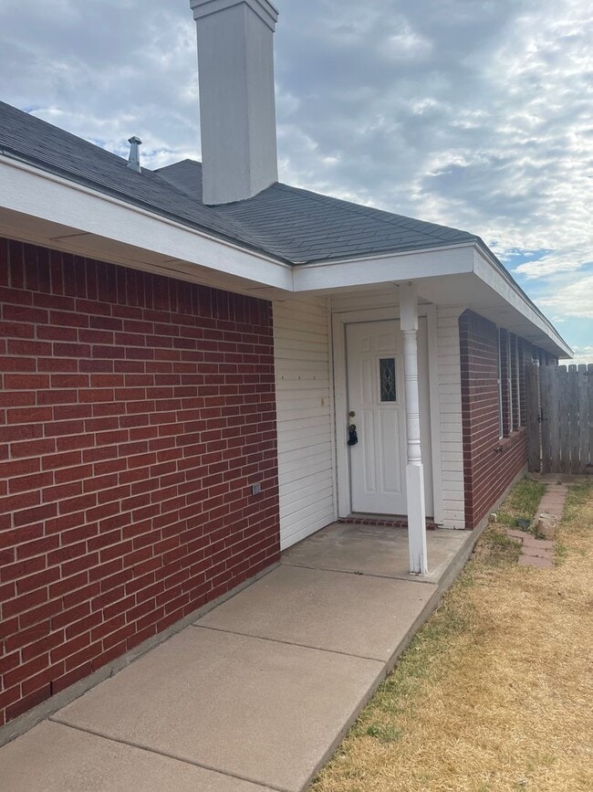 3/2/2 duplex! NEW HVAC UNIT! Heritage Parks! - 3/2/2 duplex! NEW HVAC UNIT! Heritage Parks! House