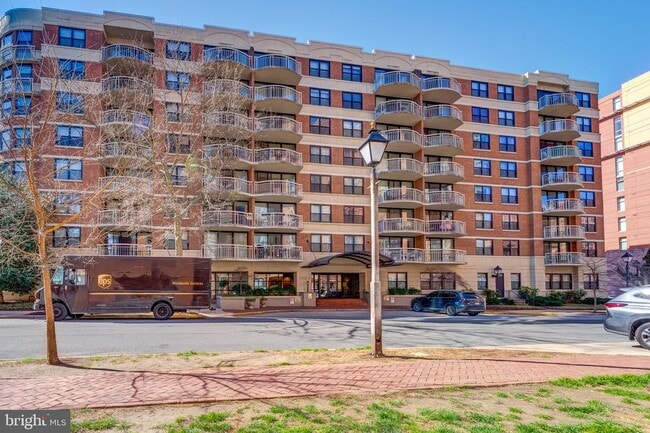Building Photo - 1200 Braddock Pl Unit 408
