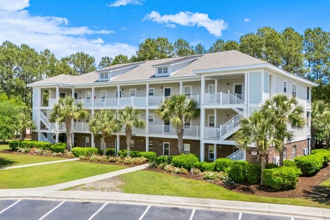 Building Photo - “Snowbird & Mid-Term Rental – 2BR Barefoot...