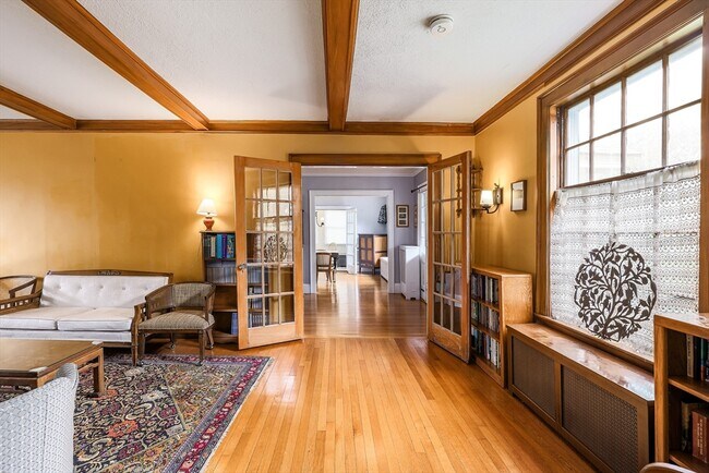 Photo - 269 Waltham St