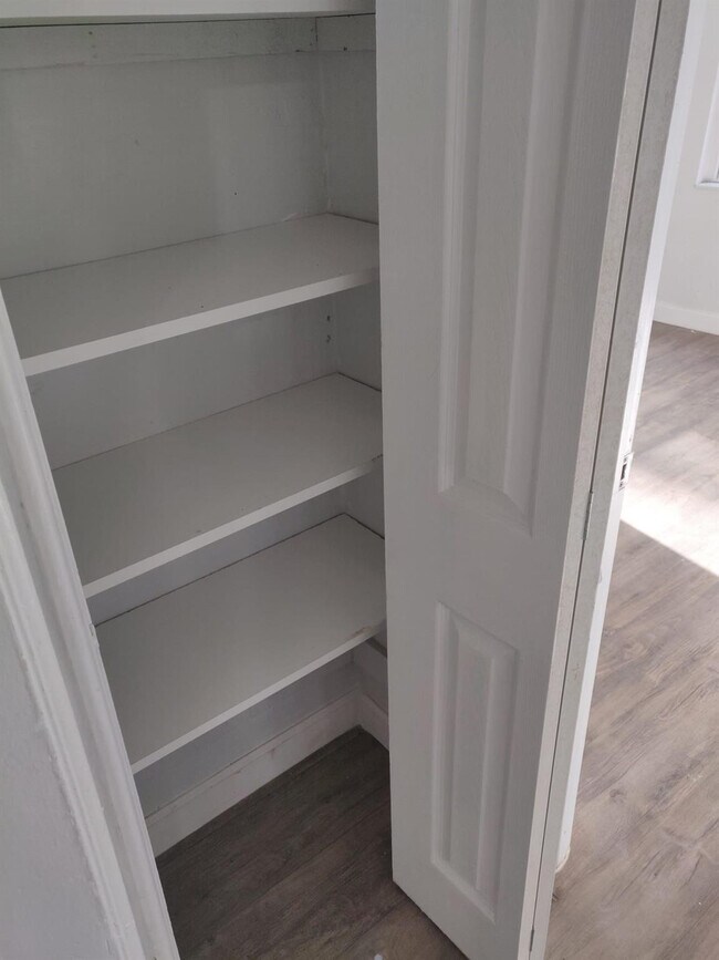 Photo - 210 SW 7th St