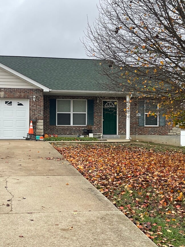 Building Photo - 306 Seth Unit Duplex