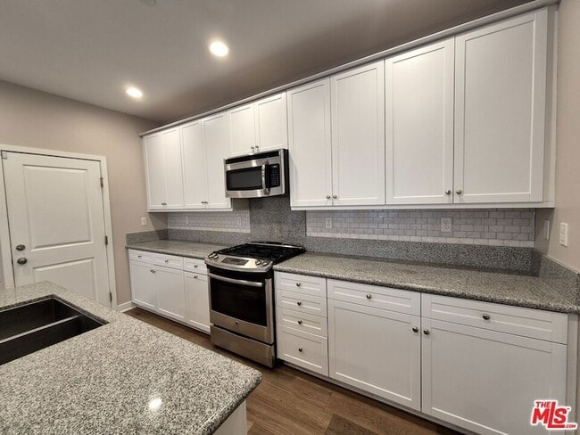 Photo - 383 Silk Tree Ave