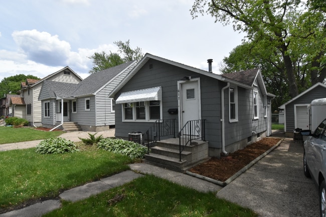 Photo - 817 S Prairie Ave House