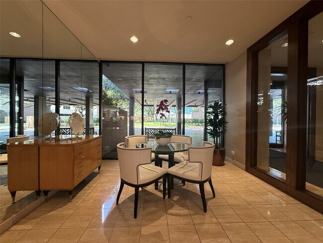 Photo - 15 Greenway Plz Unidad 10D