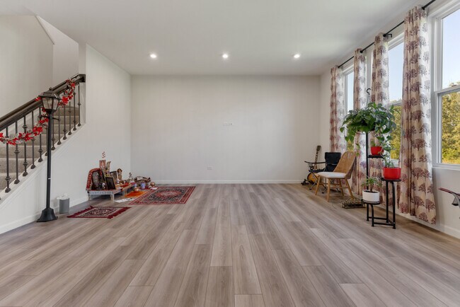 2215 Walnut Glen Blvd