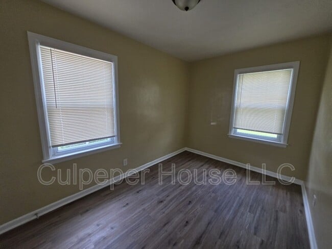 Photo - 1030 Hawk St