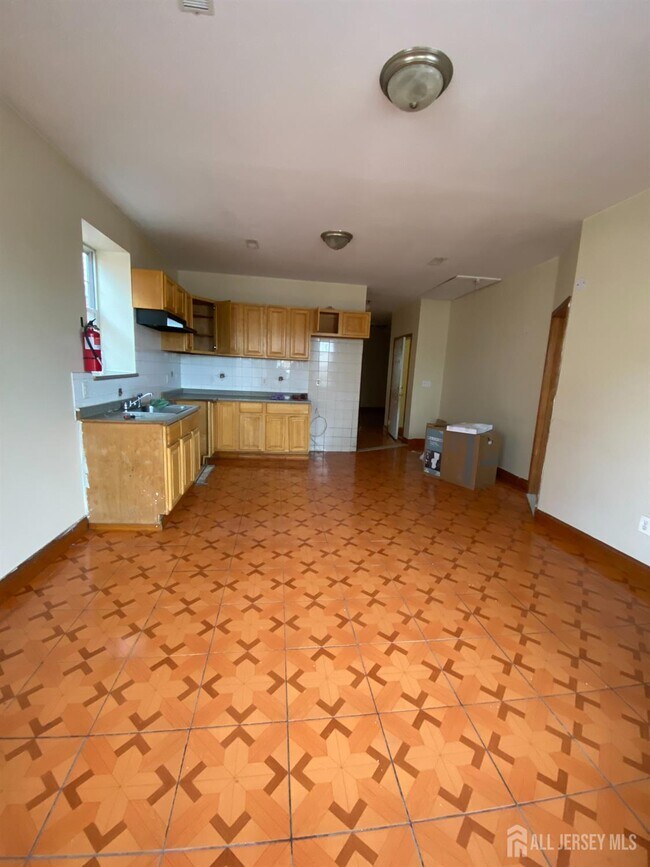 Photo - 98 Catalpa Ave Unidad 2