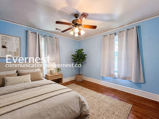 Photo - 2 Bed/1 Bath Home with Fenced Yard / Available Now!