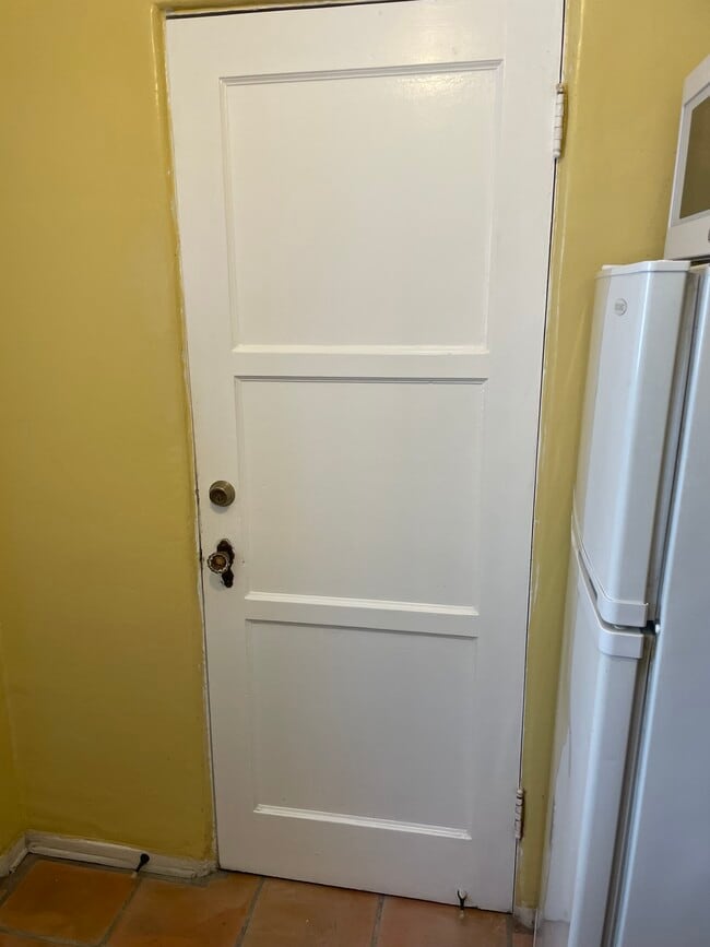 Entrada al pasillo - 8140 Blackburn Ave Unidad 0