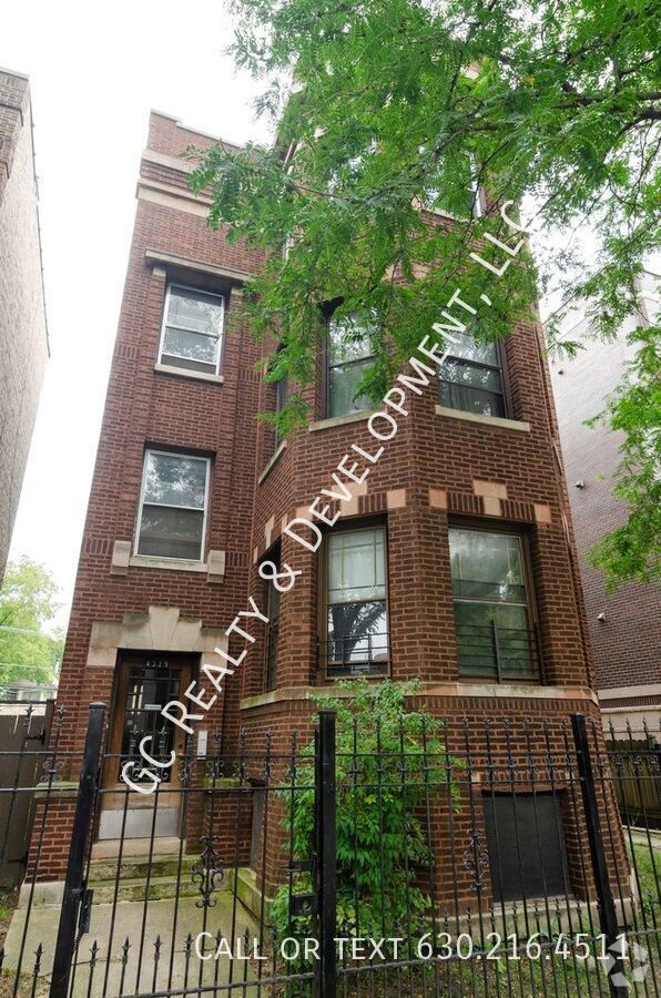 Building Photo - 4329 N Ashland Ave Unit 2 Rental