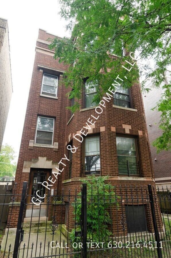 Photo - 4329 N Ashland Ave Unidad 2 Rental