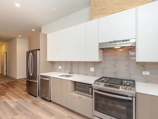 Photo - 1553 N Wells St