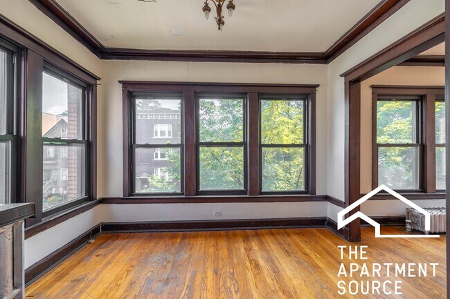 Photo - 2427 N Sawyer Ave Unit 2E