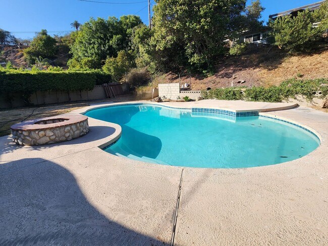 Photo - Beautiful Newly Renovated 3 Bedroom 2 Bath... House