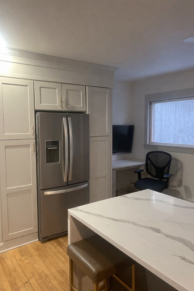 324 E Michigan St