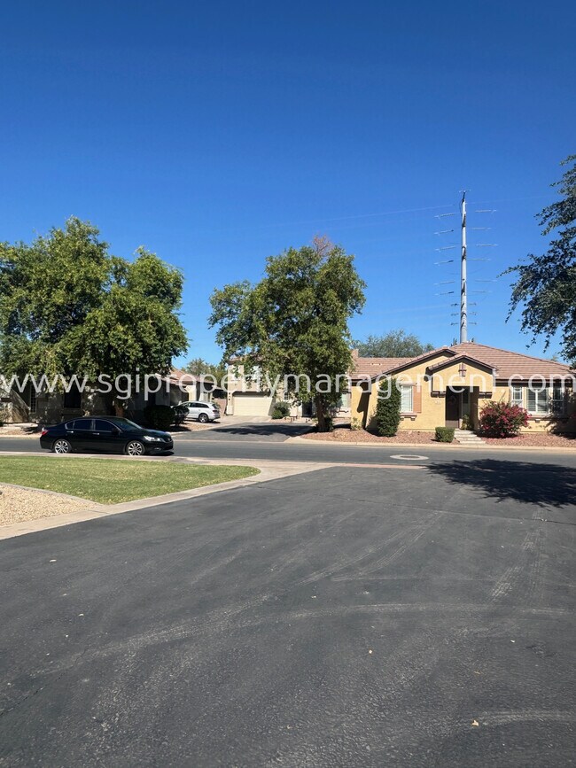 Photo - 3841 E Minton St