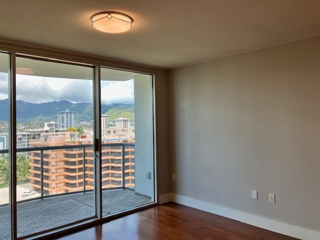 Photo - $4,400 – Allure Waikiki, partly furnished 2-Bdrm, 2-Bath, 1-parking Unidad 1408