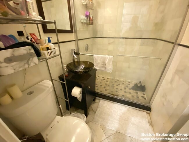 Photo - 174 Bolton St Unidad #3