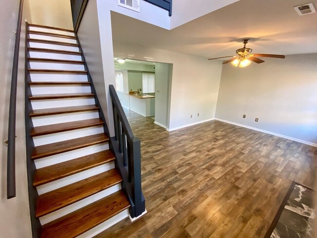 Photo - 1116 N Green Dr