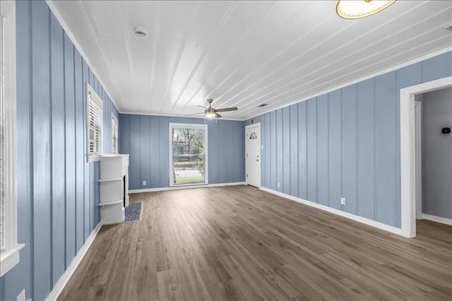 Photo - 301 Isbell Rd