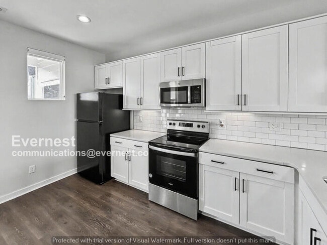 Photo - 205 Jeffries Wy