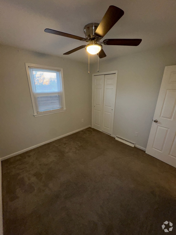 Building Photo - 12702 Country Ln Rental