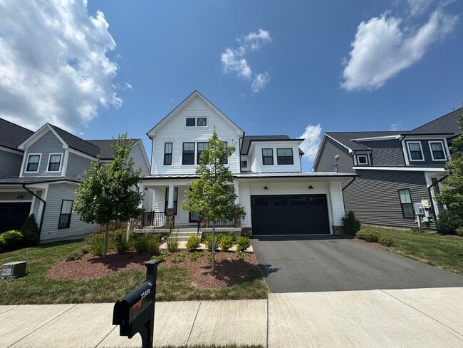 Building Photo - Stylish And Spacious 4 Bed 3.5 Bath Home I...