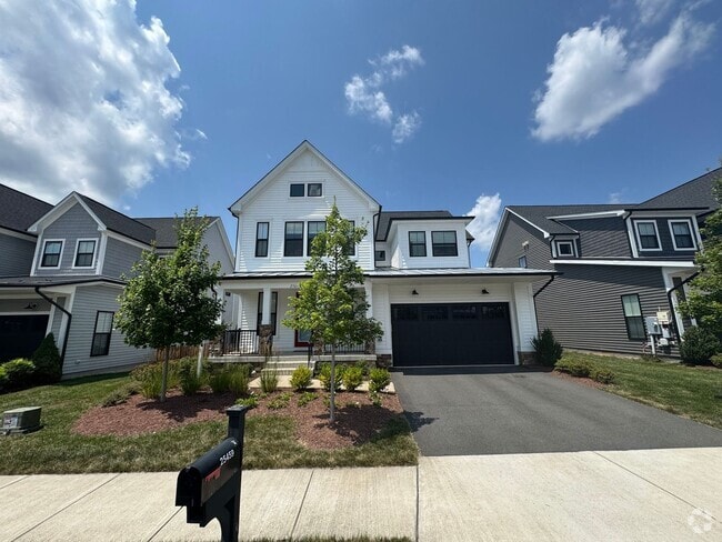 Building Photo - Stylish And Spacious 4 Bed 3.5 Bath Home I...