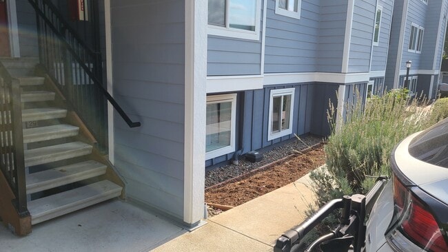 Building Photo - 47 Eagle Crest Dr Unit 29