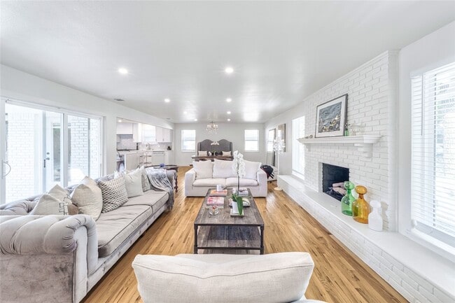 Photo - 5837 Clendenin Ave