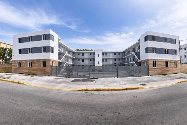 Photo - 540 NW 7th St Unit 32