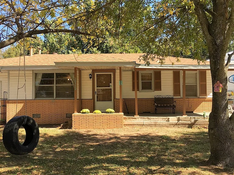 Photo - 10512 Tumilty Terrace