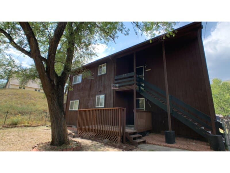 Tired of outdated rentals? This stunning t... - Tired of outdated rentals? This stunning t...