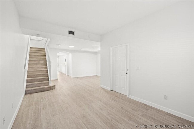 Photo - 4962 Leeward Ln