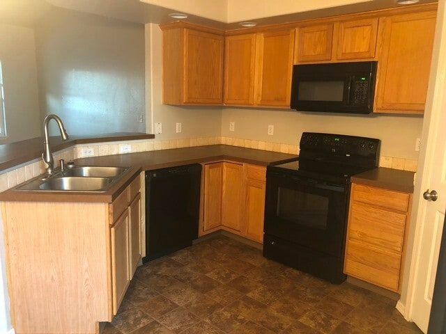 Photo - 715 SW Lago St