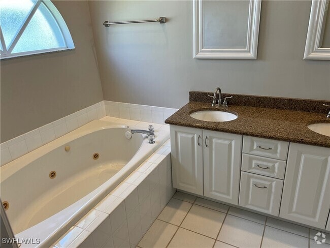 Building Photo - 18072 Horseshoe Bay Cir Rental
