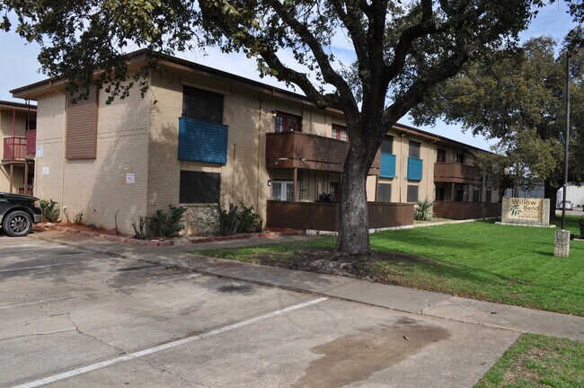 Willow Bend Apartments