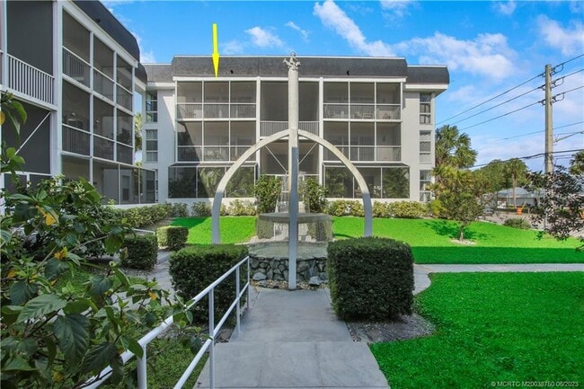 Photo - 630 SE Ocean Blvd Condo