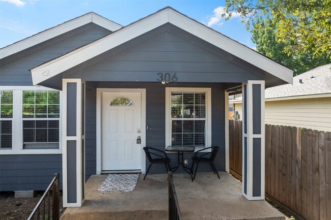 Photo - 306 E 38th St