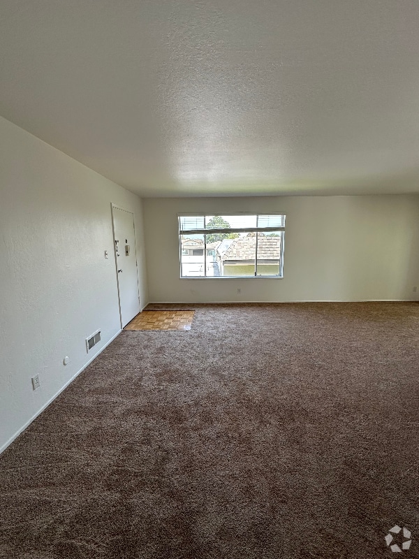 Building Photo - 472 Lincoln Cir Rental
