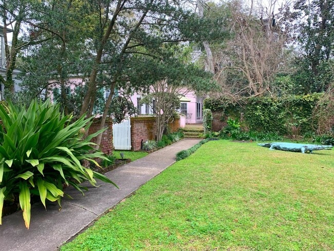 Photo - Charming Fully Furnished Garden CottageLlocated in South of Broad