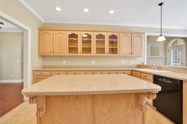 Photo - 614 Greene Dr